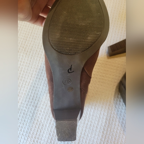 Liz Claiborne Chocolate Brown Ankle Booties - Picture 5 of 10